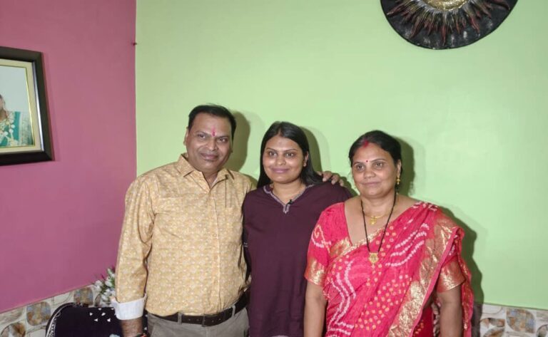 Chhattisgarh Woman Clears 19 Government Exams Through Self-Study