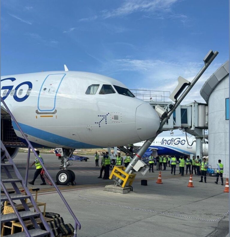 IndiGo flight Srinagar Airport incident involving docking guidance pole