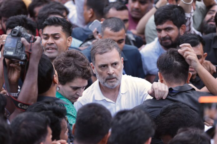 Rahul Gandhi and Priyanka Gandhi at Jantar Mantar protest in Delhi