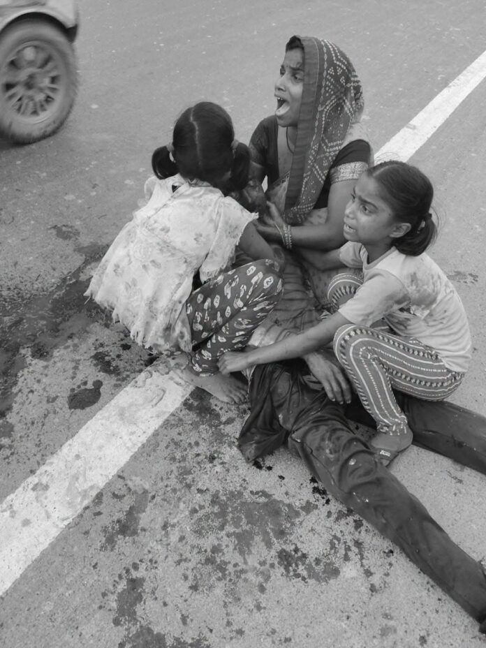 Dalit man Manoj Gautam beaten to death in Sitapur, Uttar Pradesh, police investigate the attack near National Highway 30.