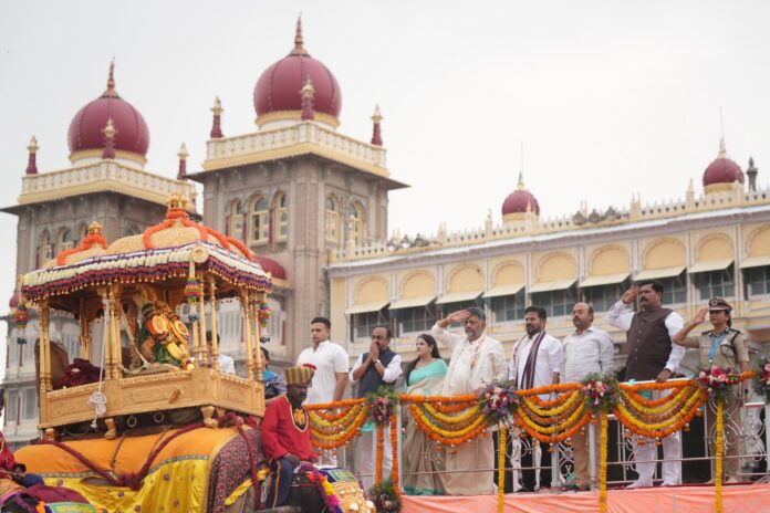 Golden howdah procession carrying Goddess Chamundeshwari during Mysuru Dasara