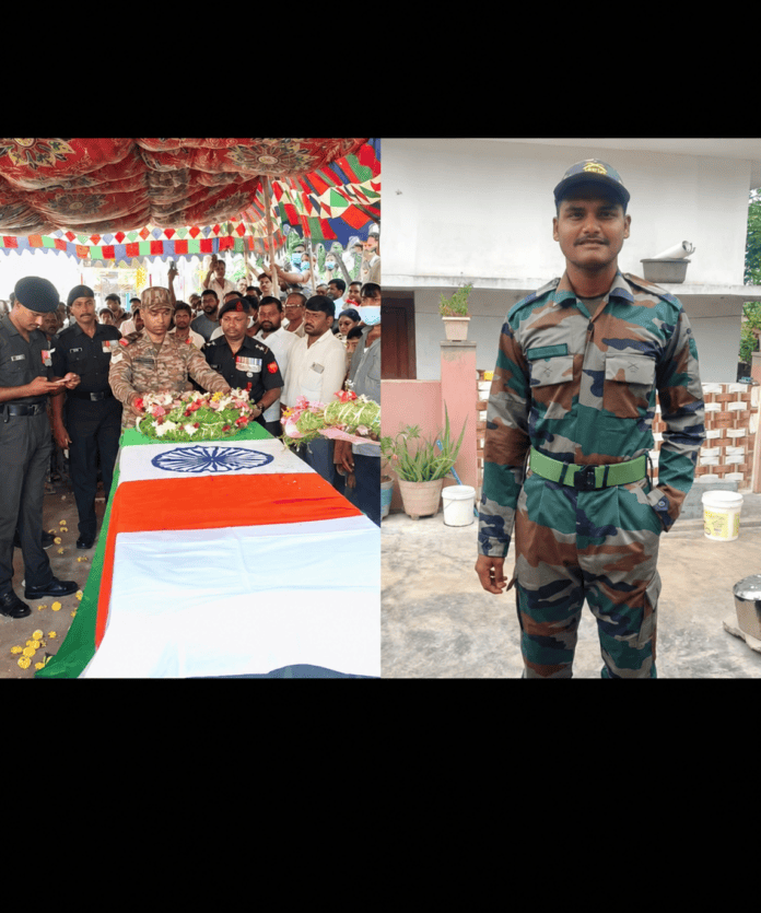 Army personnel pay tribute to Vijayawada soldier Marakanti Komal during his final farewell