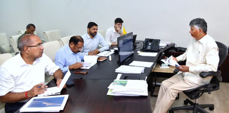 Cyclone Arnab Nears Andhra Pradesh as CM Naidu Reviews Preparedness