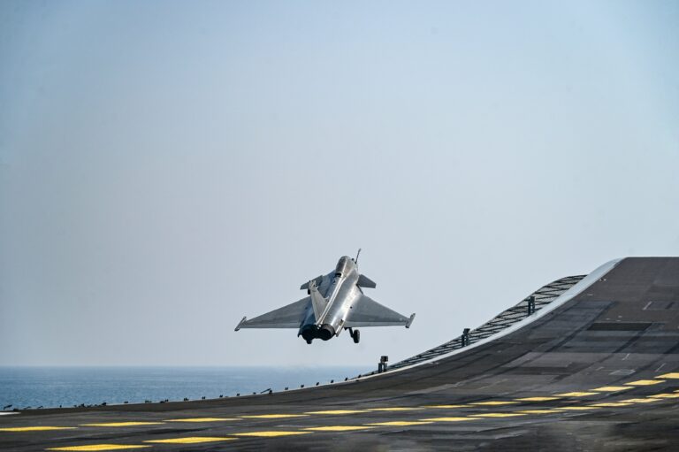 Rafale Marine Trials Mark Key Step Towards INS Vikrant Operations